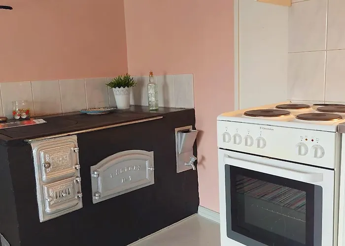 Taideniityn Maa 1 - 4lle